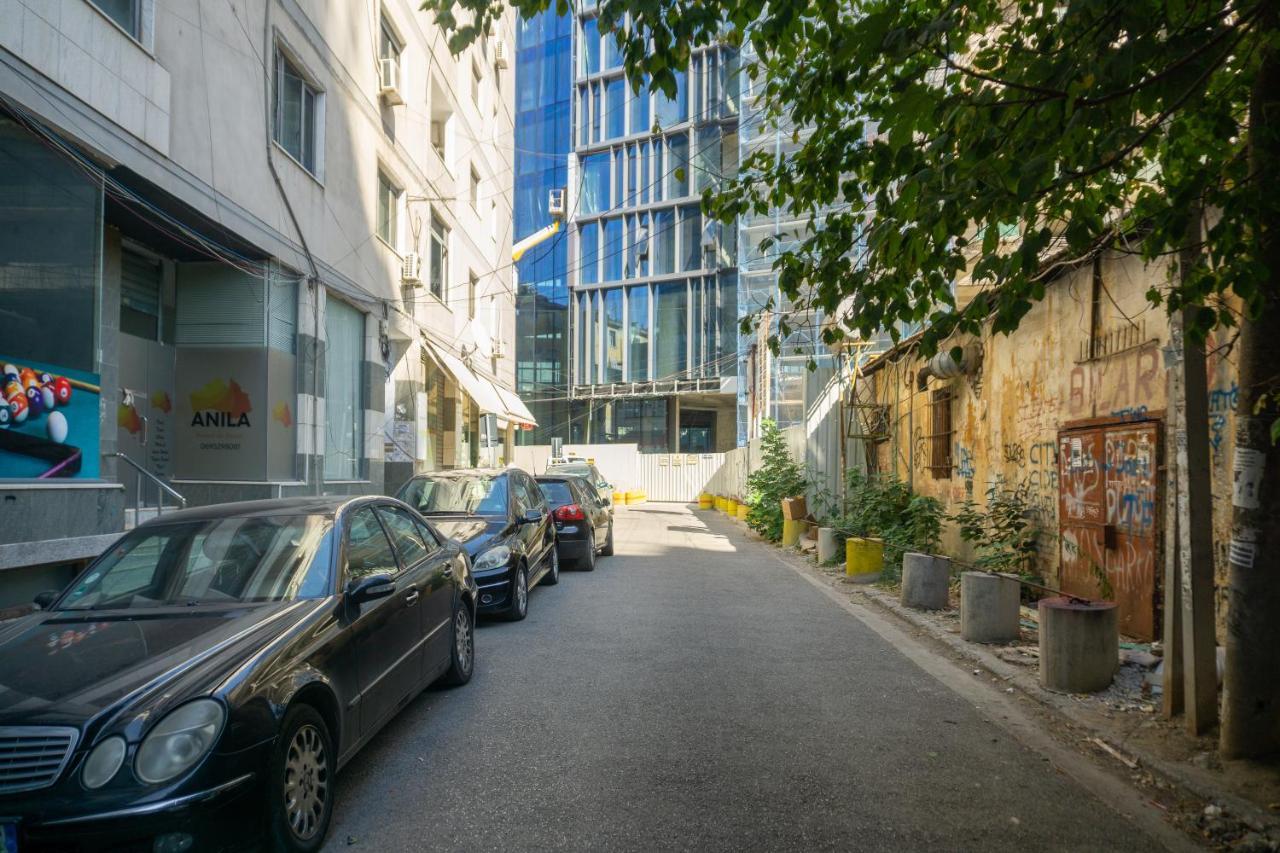 City Center Two Private Bedrooms Near Scanderbeg Square On Shared Apartment ティラナ エクステリア 写真
