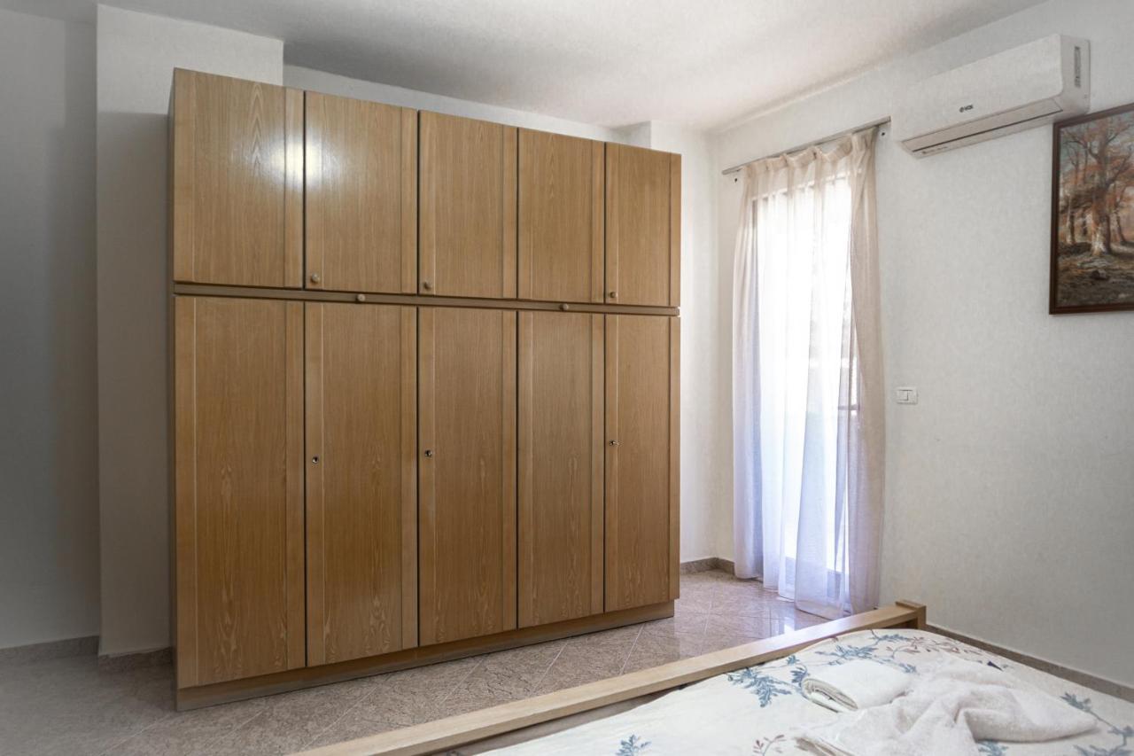 City Center Two Private Bedrooms Near Scanderbeg Square On Shared Apartment ティラナ エクステリア 写真