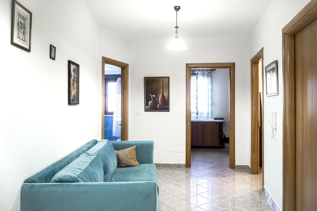 City Center Two Private Bedrooms Near Scanderbeg Square On Shared Apartment ティラナ エクステリア 写真