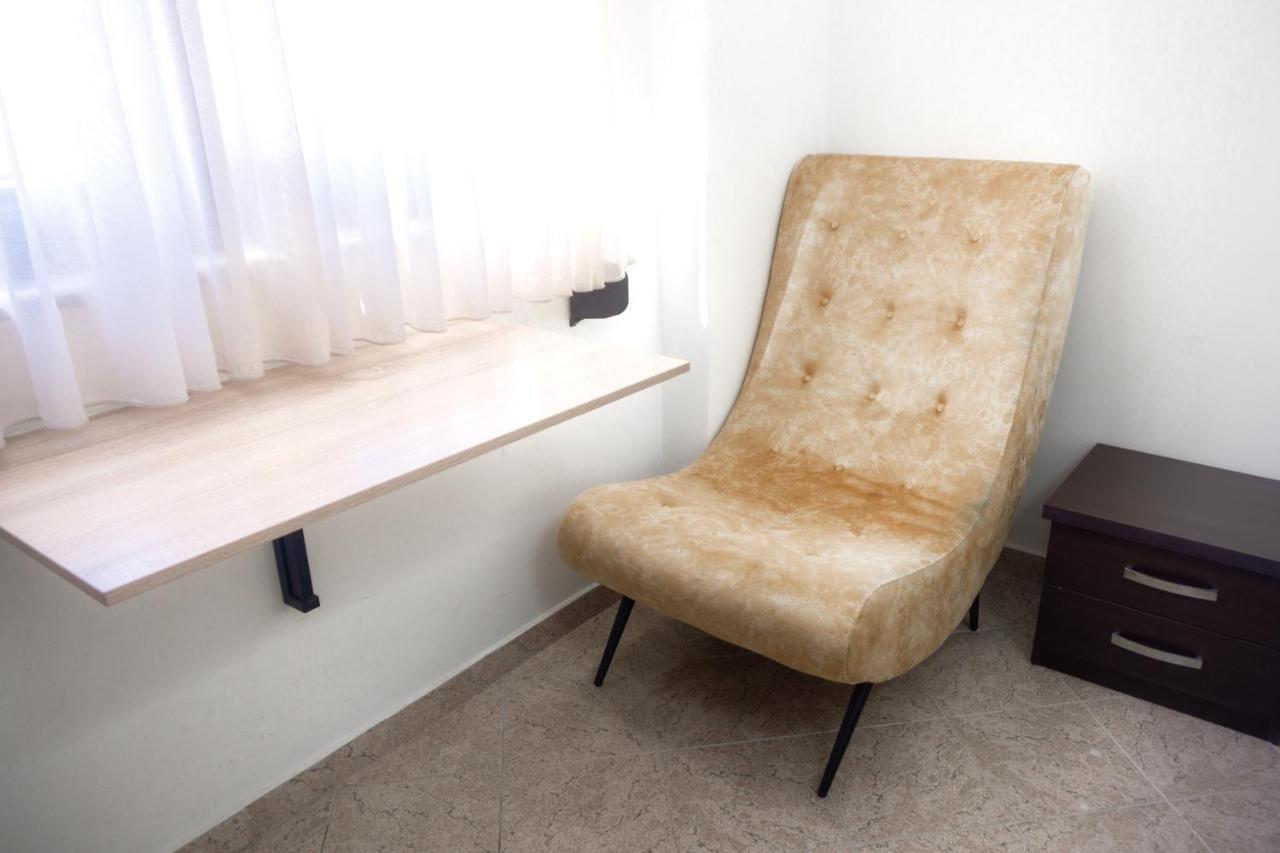 City Center Two Private Bedrooms Near Scanderbeg Square On Shared Apartment ティラナ エクステリア 写真