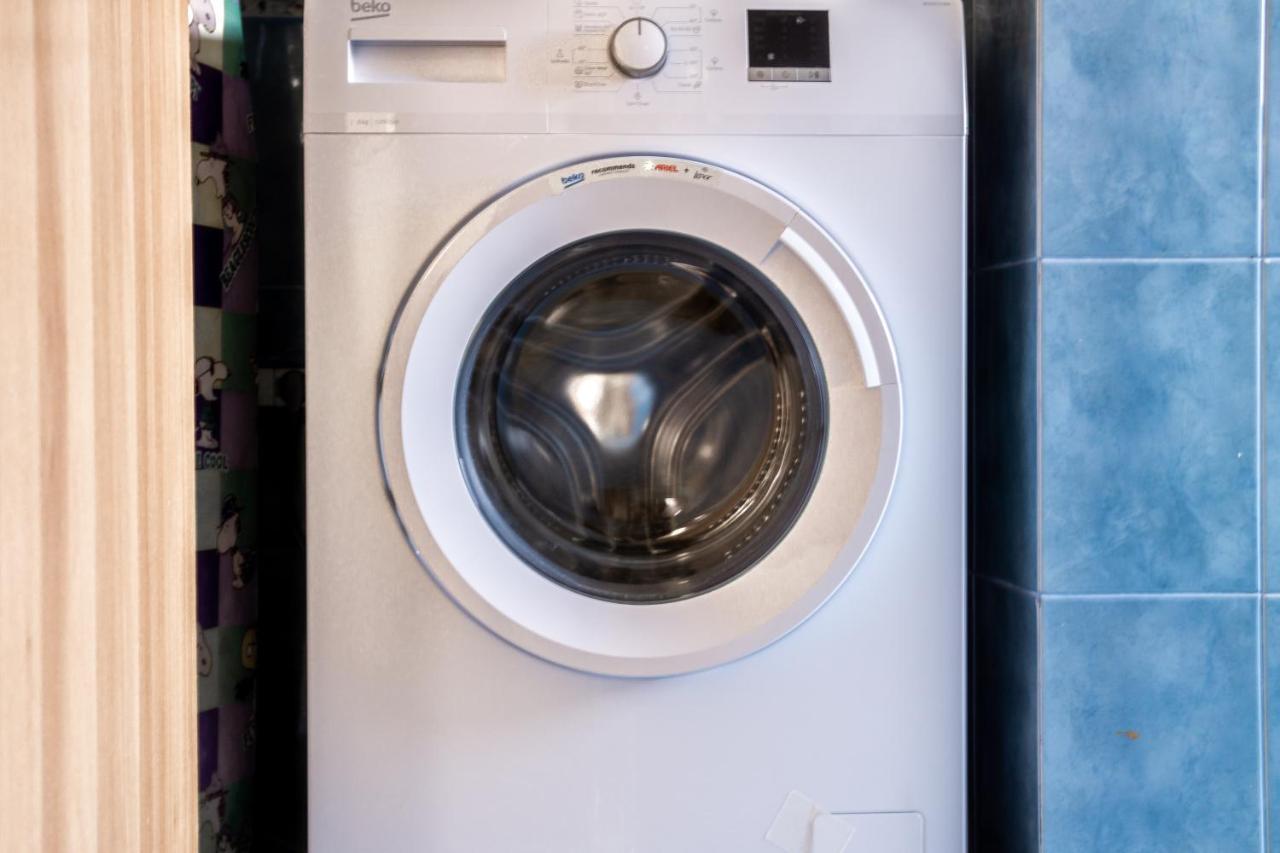 City Center Two Private Bedrooms Near Scanderbeg Square On Shared Apartment ティラナ エクステリア 写真