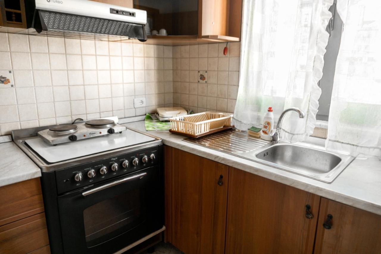 City Center Two Private Bedrooms Near Scanderbeg Square On Shared Apartment ティラナ エクステリア 写真