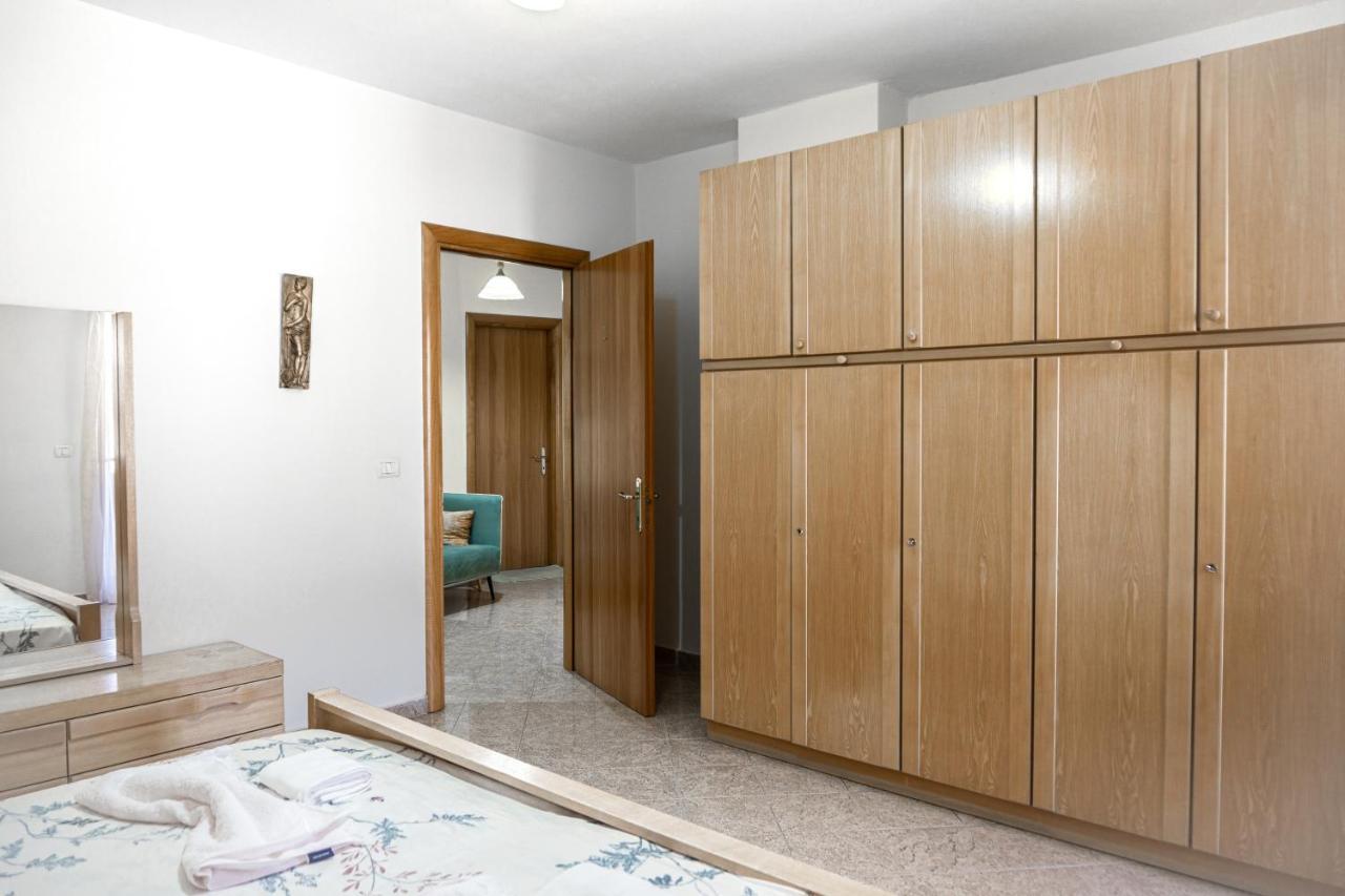 City Center Two Private Bedrooms Near Scanderbeg Square On Shared Apartment ティラナ エクステリア 写真